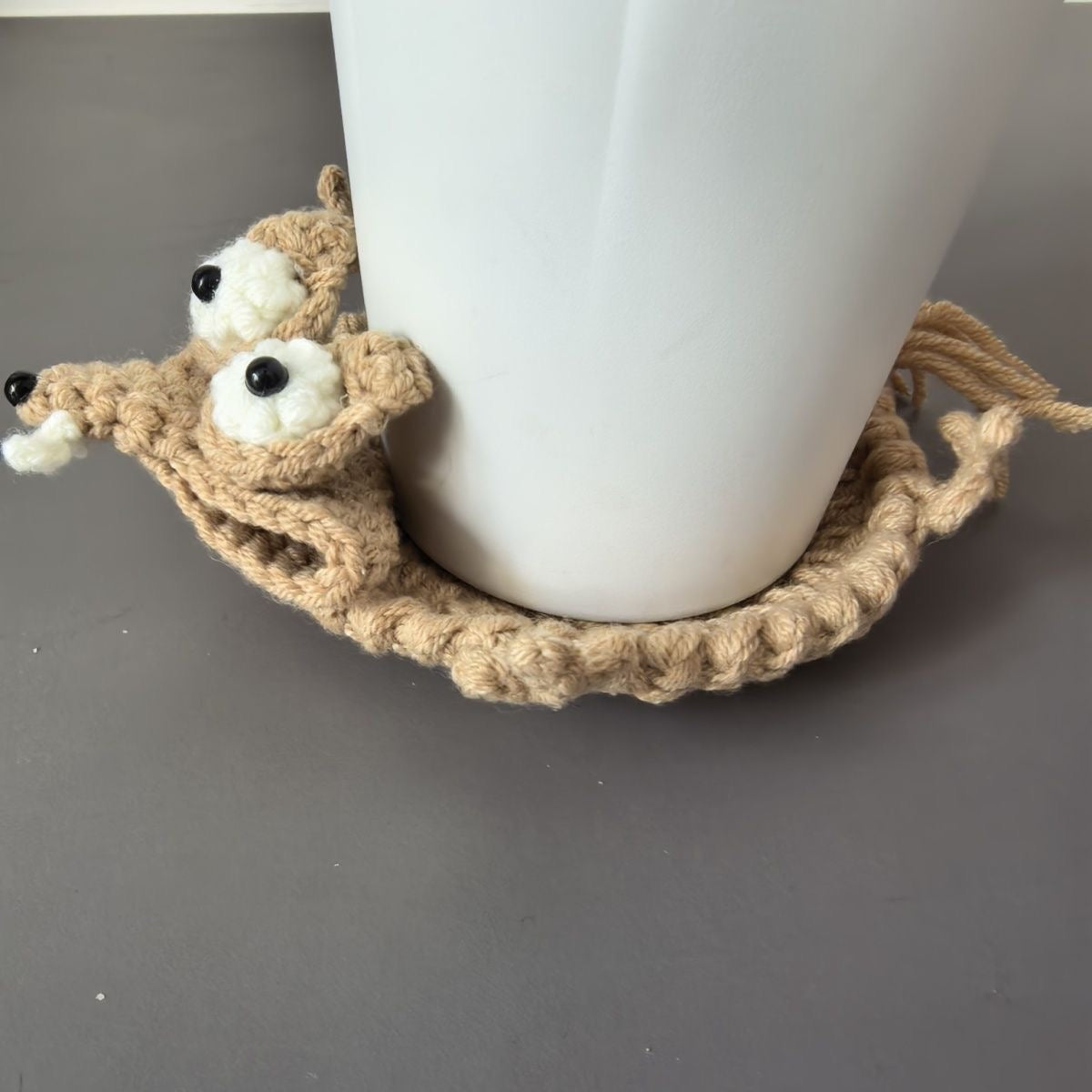 Hand‑Crochet Scrat Squirrel Coaster, Ice Age Cartoon Knitted Cup Mat, Cute Wool Squirrel Drink Coaster, Handmade Finished Gift for Home Decor